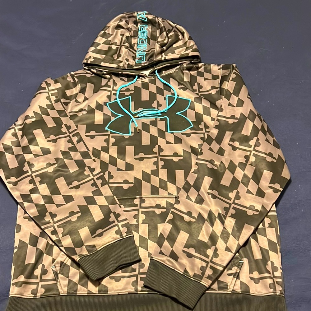 Men’s Under Armour Hoodie Large